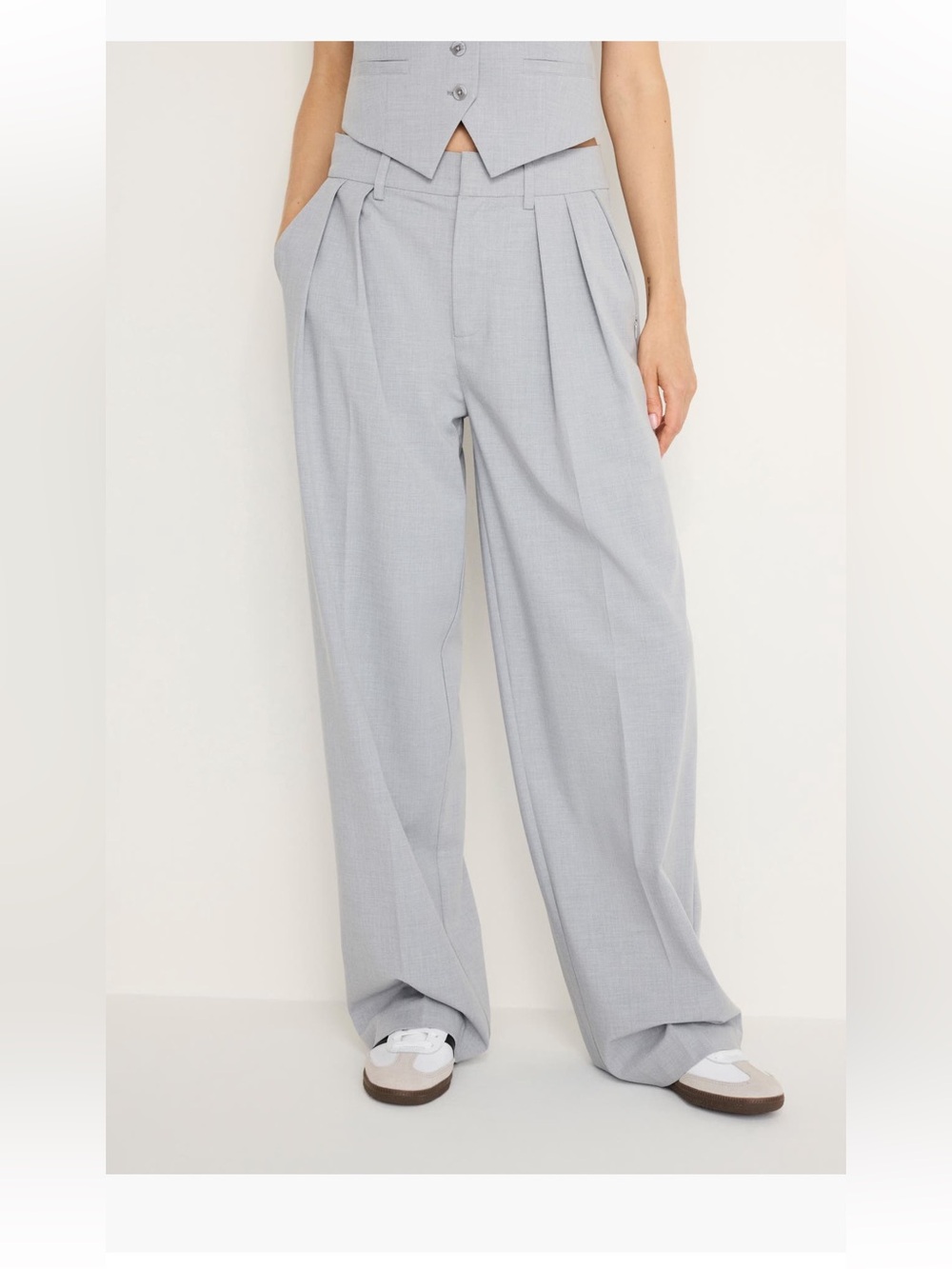Good American Good '90s Suiting‎ Pleated
Wide Leg Pants Gray women’s size 4 NWT